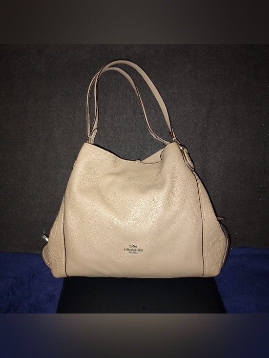 Coach Handbags - EUC Coach Edie Shoulder bag 31 With Tea Rose Tooling